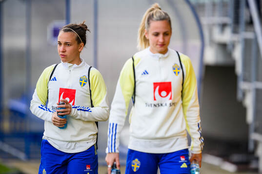 Julia Zigiotti Olme and Nathalie Björn of the women's