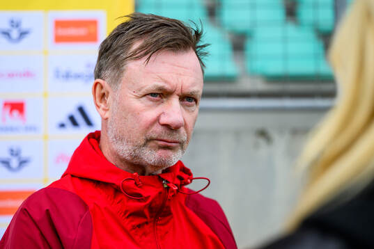 Head coach Peter Gerhardsson is interviewed by the media