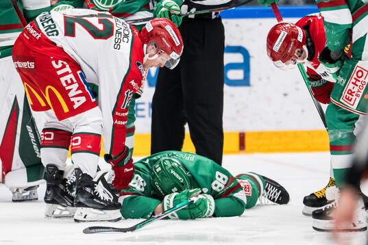 Rögles Brandon Davidson har ont