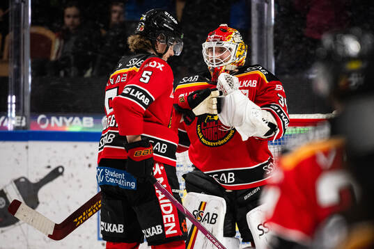 Luleås Marcus Hardegård och målvakt Joel Lassinantti