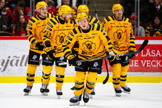 Skellefteås Zeb Forsfjäll jublar
