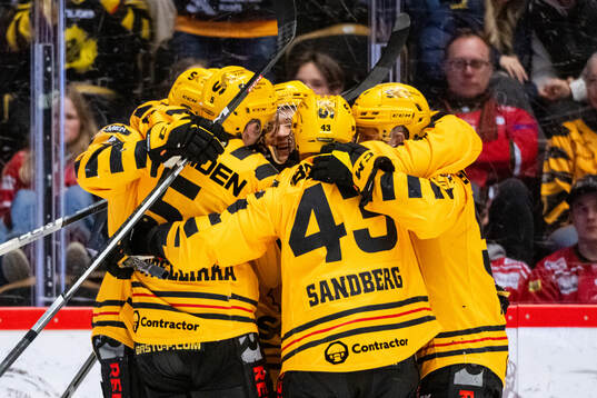 Skellefteås Zeb Forsfjäll jublar