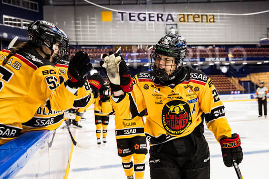 Luleås Emma Nordin jublar