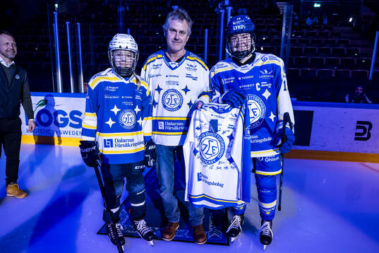 Kvällens matchvärd Hälla brandstation och Leksands Anna