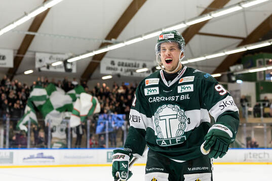 Tingsryds Anton Lundmark jublar