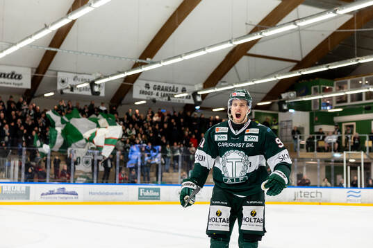Tingsryds Anton Lundmark jublar