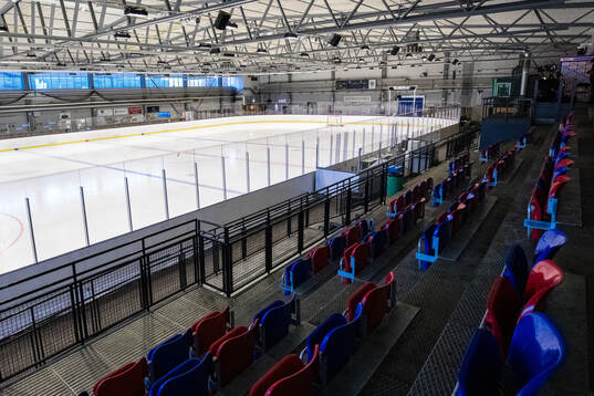 Interiör av Stora Mossen ishall