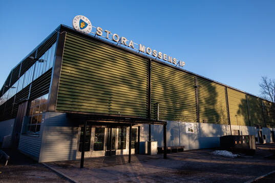 Exteriör av Stora Mossen ishall