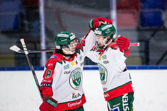 Frölundas Lindsay Agnew och Andrea Dalen jublar