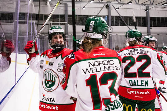 Frölundas spelare jublar
