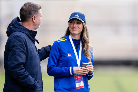 Head coach Peter Gerhardsson and Kosovare Asllani of Sweden