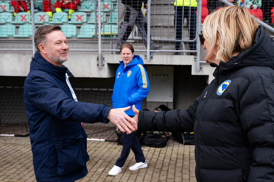 Head coach Peter Gerhardsson of Sweden and Head coach