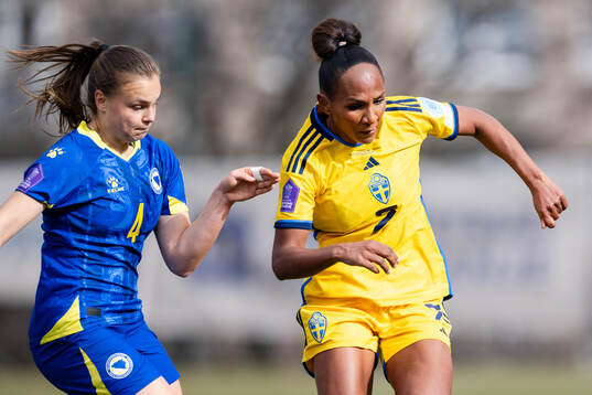 Gloria Sliskovic of Bosnia and Herzegovina and Madelen