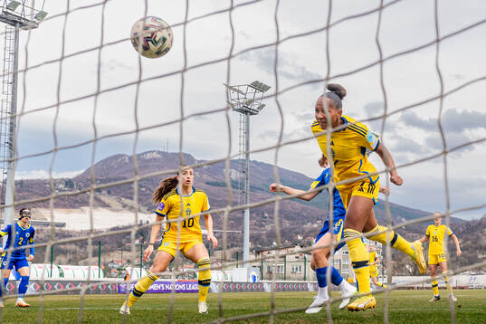 Madelen Janogy of Sweden scores the 0-1 goal