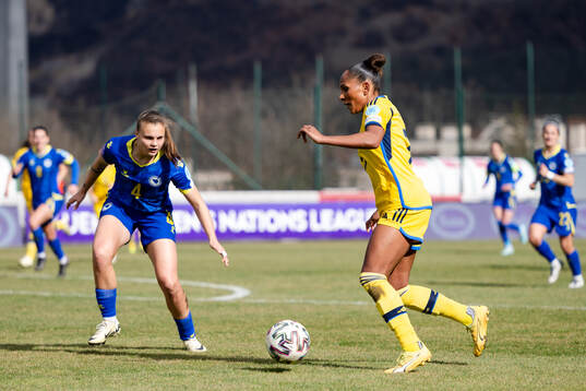 Gloria Sliskovic of Bosnia and Herzegovina and Madelen