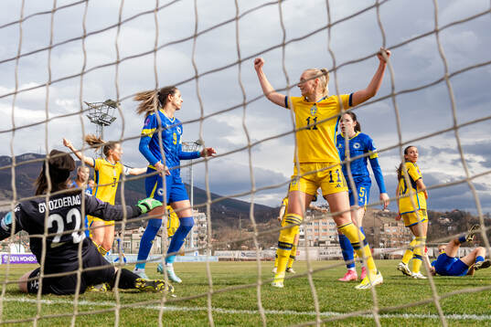 Stina Blackstenius of Sweden celebrate the 0-2 goal by