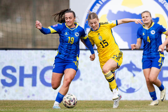 Elma Smajic of Bosnia and Herzegovina and Anna Anvegård of