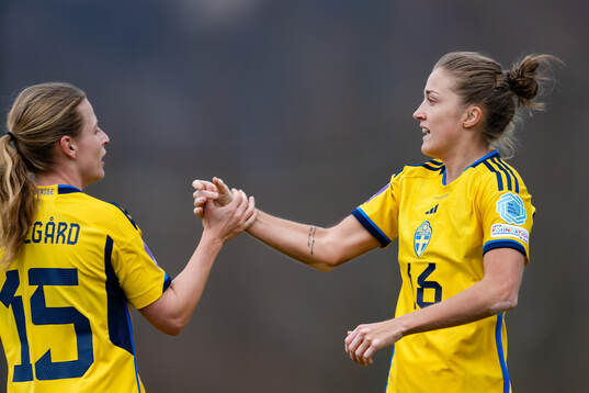Anna Anvegård and Filippa Angeldahl of Sweden celebrate