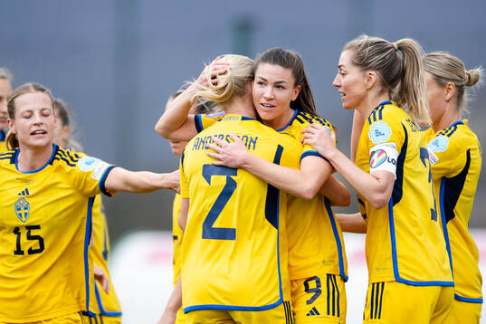 Pauline Hammarlund of Sweden celebrates the 0-4 goal