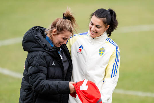 Goalkeeper Zecira Musovic of Sweden