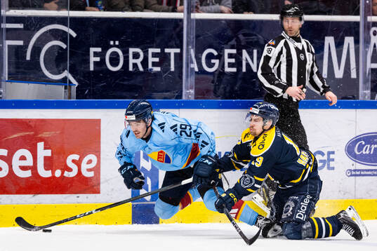 Djurgårdens Axel Andersson och Södertäljes Hampus