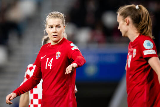 Ada Hegerberg and Caroline Graham Hansen of Norway