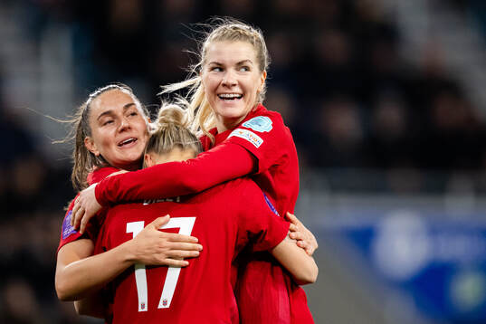 Celin Bizet Ildhusøy, Vilde Bøe Risa and Ada Hegerberg of