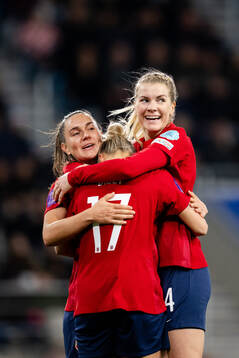 Celin Bizet Ildhusøy, Vilde Bøe Risa and Ada Hegerberg of