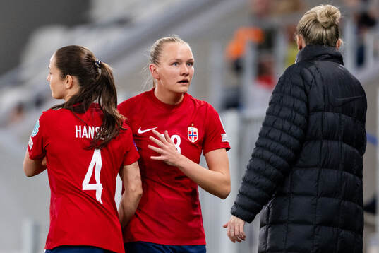 Tuva Hansen  and Frida Maanum of Norway