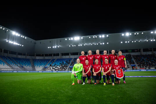 The starting eleven of Norway pose for a team photo