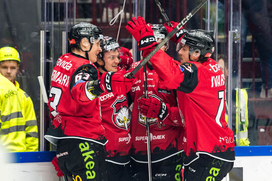 Malmö Redhawks Teemu Kivihalme jublar
