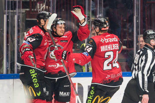 Malmö Redhawks Teemu Kivihalme jublar