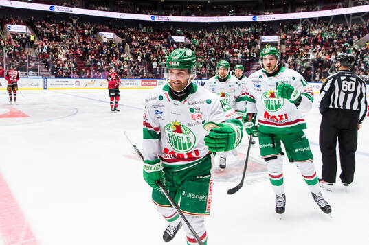Rögles Simon Ryfors jublar