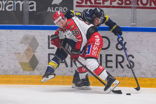 Frölundas Erik Thorell och HV71s Victor Sjöholm
