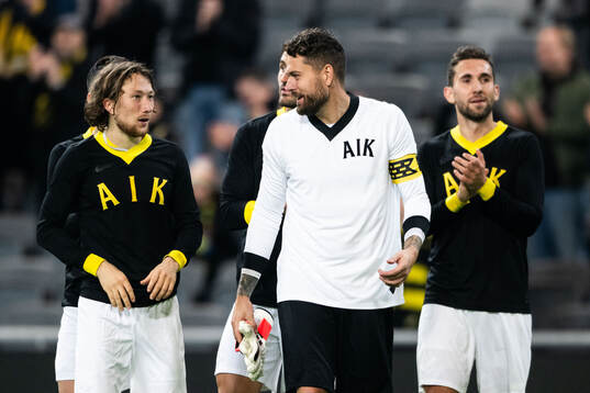 AIKs Axel Björnström och målvakt Kristoffer Nordfeldt