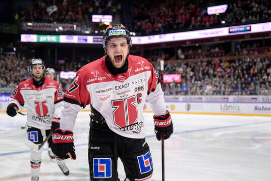 Örebros Glenn Gustafsson jublar