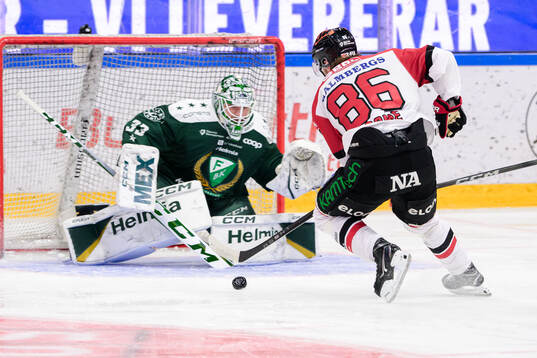 Färjestads målvakt Maxime Lagacé och Örebros Mathias