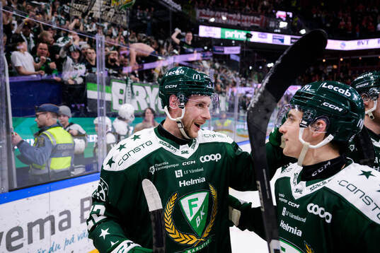 Färjestads Per Åslund jublar