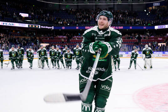 Färjestads Per Åslund jublar