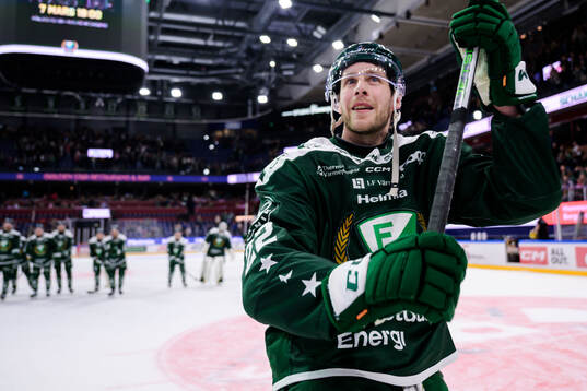 Färjestads Per Åslund jublar