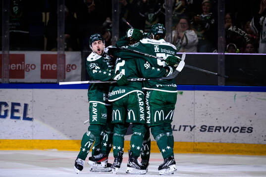 Färjestads Jonathan Andersson jublar