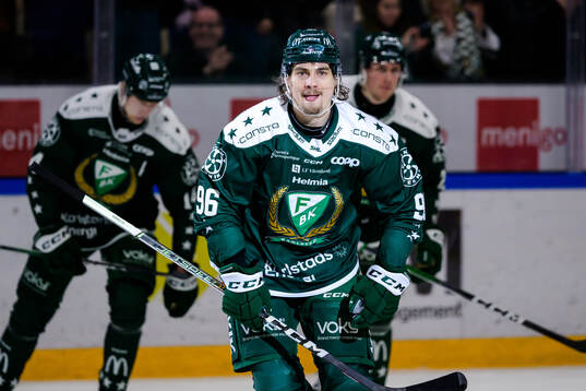 Färjestads David Tomasek jublar