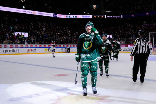 Färjestads Linus Johansson jublar