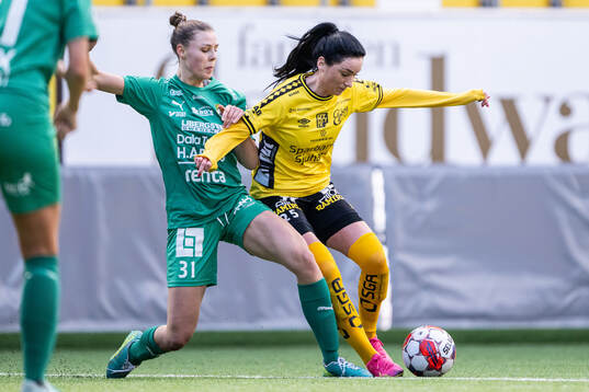 Ljungskile SKs Alice Björnsson och Elfsborgs Izabella