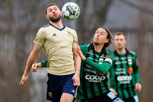 Östers IFs Alibek Aliev och Varbergs Joakim Lindner