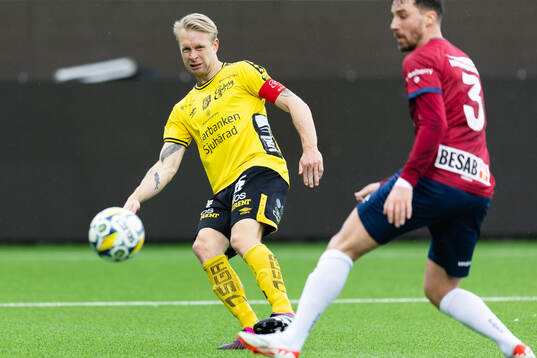 Elfsborgs Johan Larsson och Örgrytes Jonathan Azulay