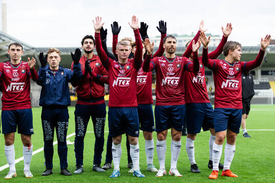 Örgrytes spelare jublar