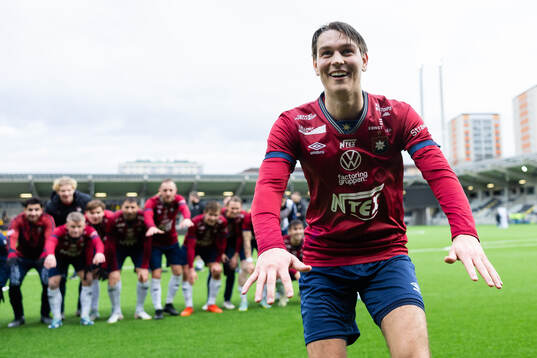 Örgrytes Noah Christoffersson jublar