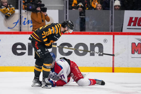 Skellefteås Dylan Sikura och Oskarshamns Viktor Lodin