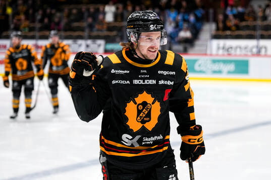 Skellefteås Jonathan Pudas jublar